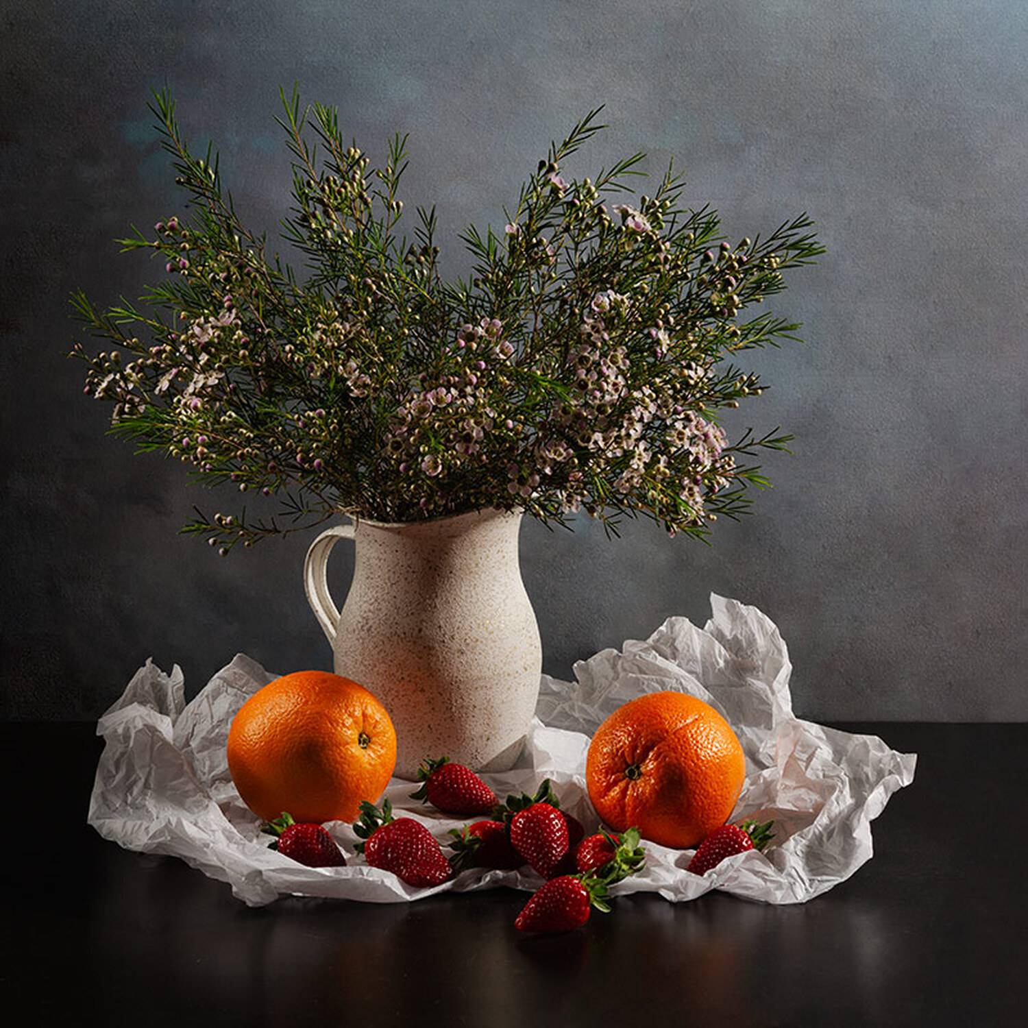 Клубника, апельсины, вазв, цветы., Рут