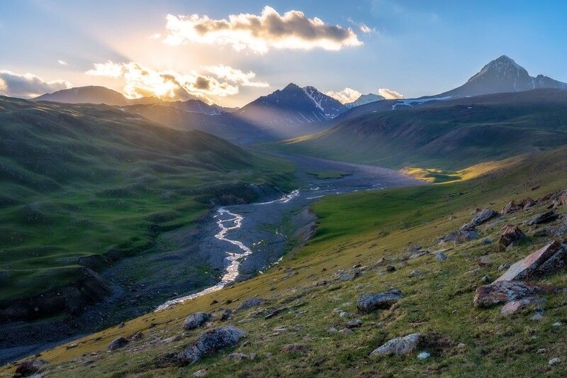 На склоне горных пастбищ фото превью