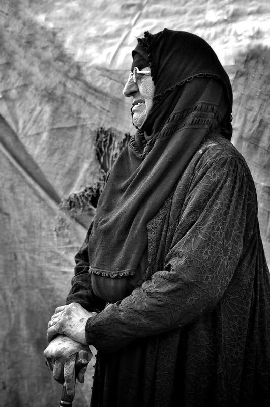 It was raining heavily... He left and there was no one waiting for you but me, my pain фото превью