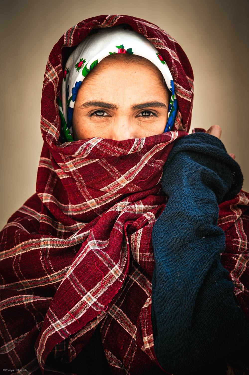 pooryarafiezade پوریا رفیعیزاده scarf  color,  Poorya Rafiezade