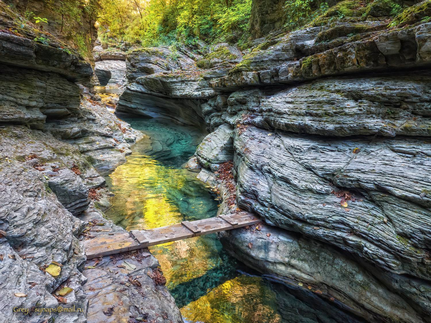 осень каньон ущелье ручей мостик, Сергей Павлов