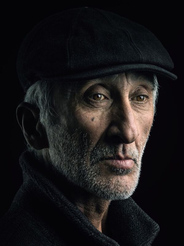 man, portrait  фото превью