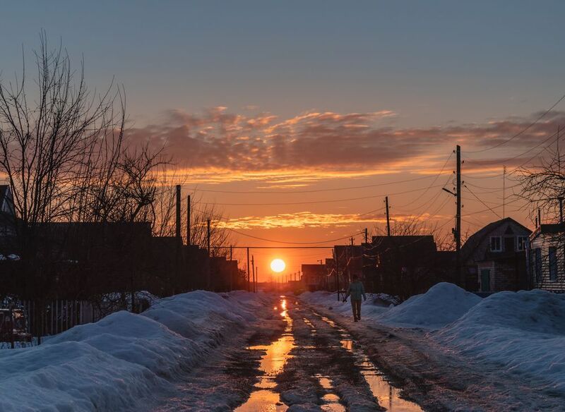 весна солнце вечер закат лужи отражения Ранней весны закат. фото превью