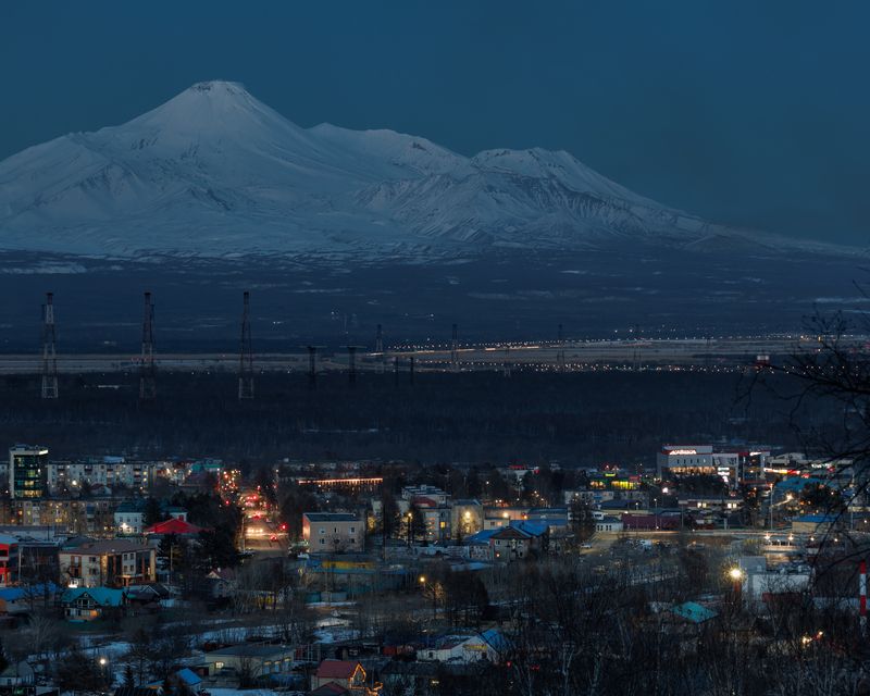 вечерний, город, камчатка, елизово, canon, синий час, огни, вулканы Вечерний город Елизово. Камчатка. фото превью