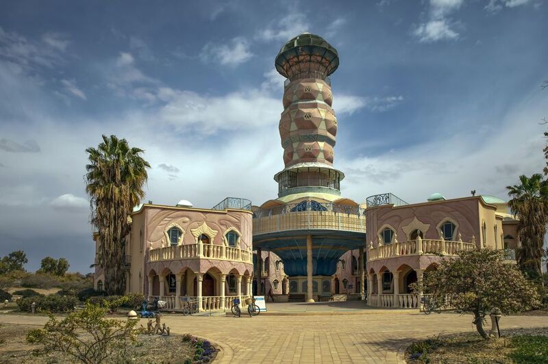 Неот-Смадар и дворец посреди пустыни фото превью