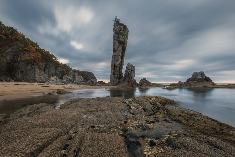 приморье, приморский край, бухта тачингоуза, лазовский заповедник Кекур Самурай фото превью