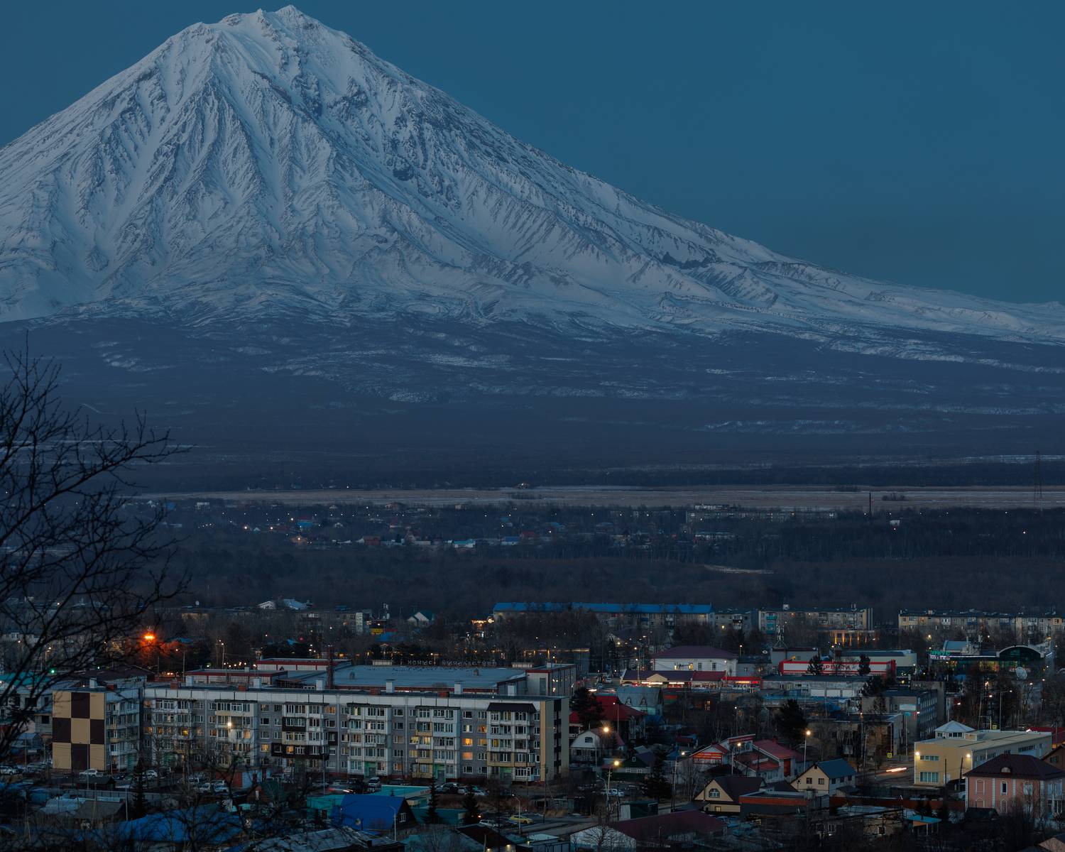 вечерний, город, камчатка, елизово, canon, синий час, огни, вулканы, корякский вулкан, Goiiiguk Vladimir