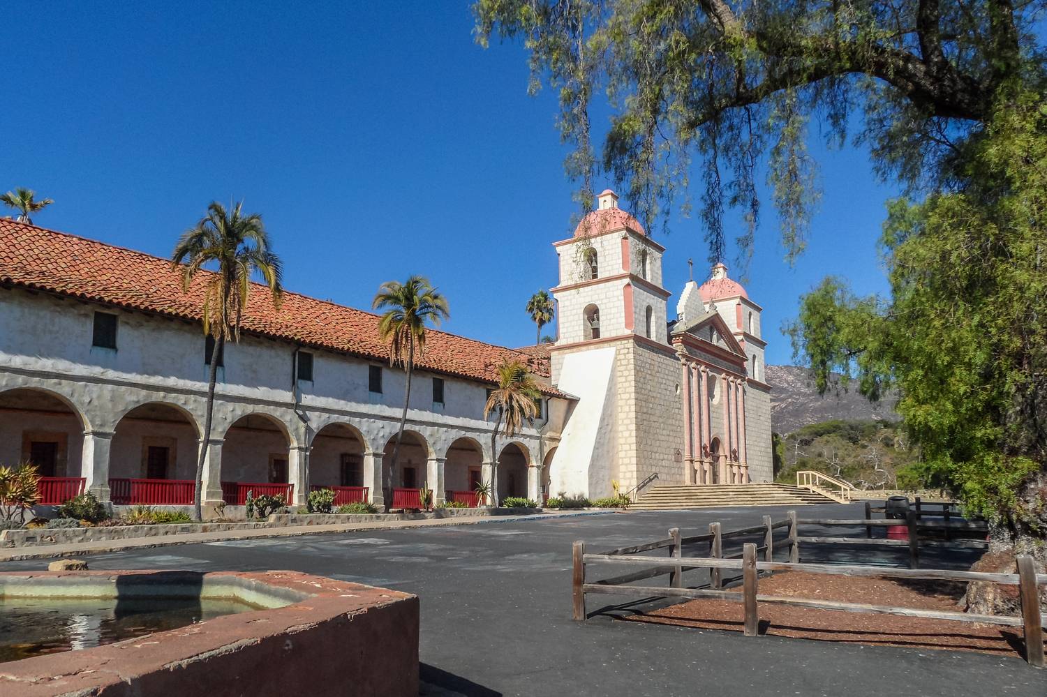 США, Калифорния,монастырь, миссия,Санта-барбара, Лариса Дука