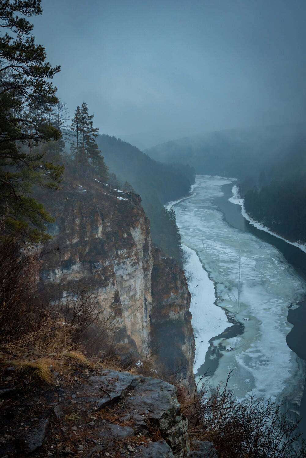 лес, урал, туман, весна, скалы, река, лед,, Жданов Дмитрий