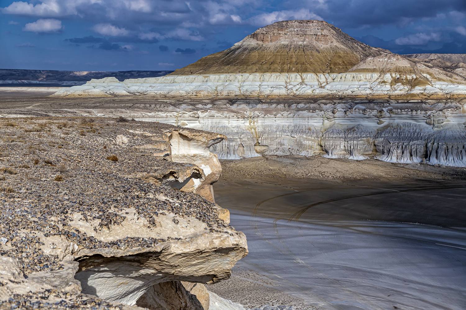 Айракты, Бозжира, Кокосем, Кокесем, Казахстан, Мангистау, Каньон, Тузбаир, отражение, Клыки, Корабль, Бокты, Лензбол, Арка, Закат, рассвет, день, пейзаж, долина шаров, яйца динозавров, Шергала, Тетис, Тирамису, Устюрт, Национальный парк, нацпарк, тучи, об, Евгений Бондарь