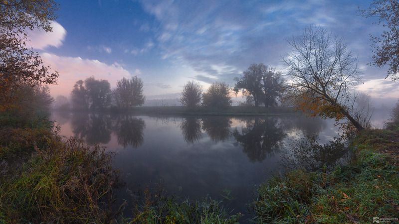 At the Autumn River фото превью