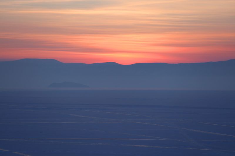 Закат на озере Байкал фото превью