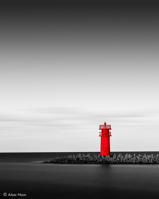 The Red Lighthouse фото превью
