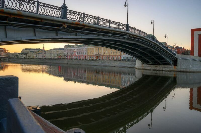 Утром на Болотной набережной.. фото превью