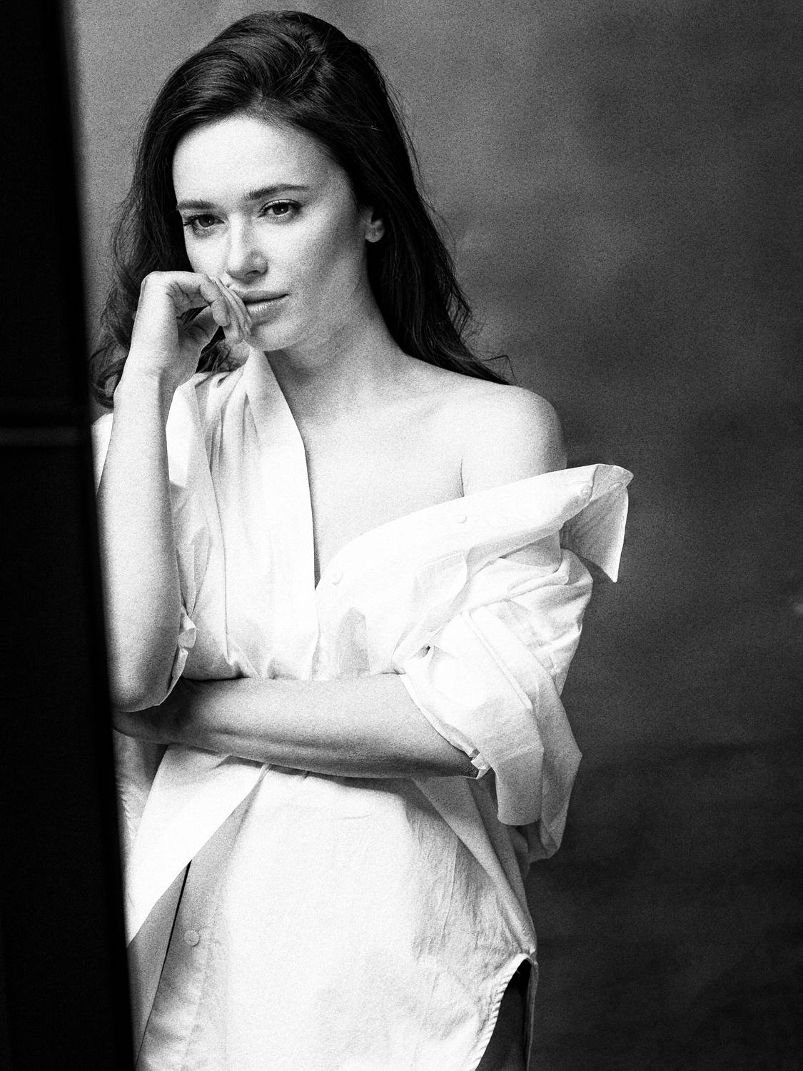 женский портрет, черно-белый женский портрет, брюнетка, Сергей Панюшкин