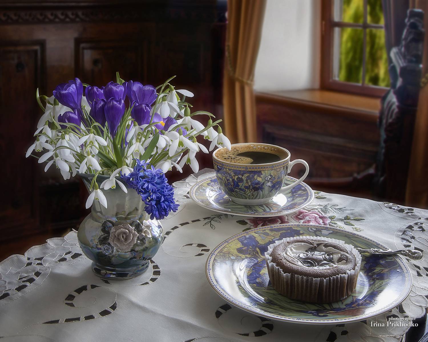 натюрморт, цветы, букеты, весенние цветы, кофе, десерт, Приходько Ирина