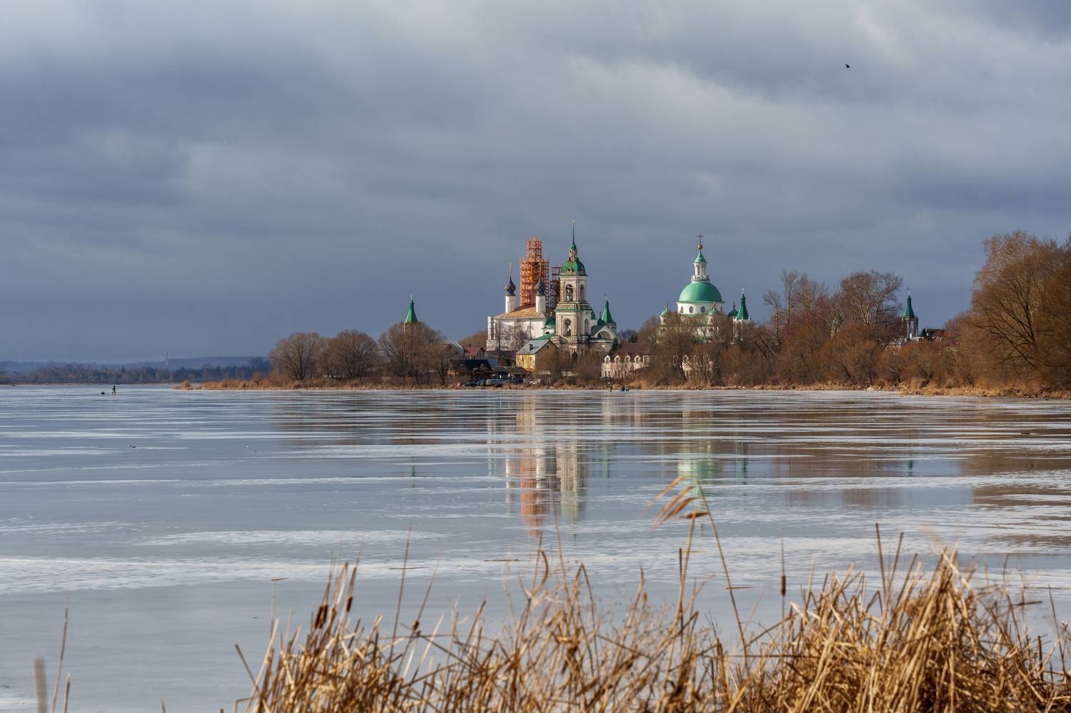 ростов великий, лед после дождя, Добродий Михаил