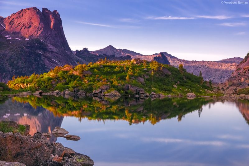 Горное озеро, Горы, Ергаки, Закат, Отражение Озеро Горных Духов. фото превью