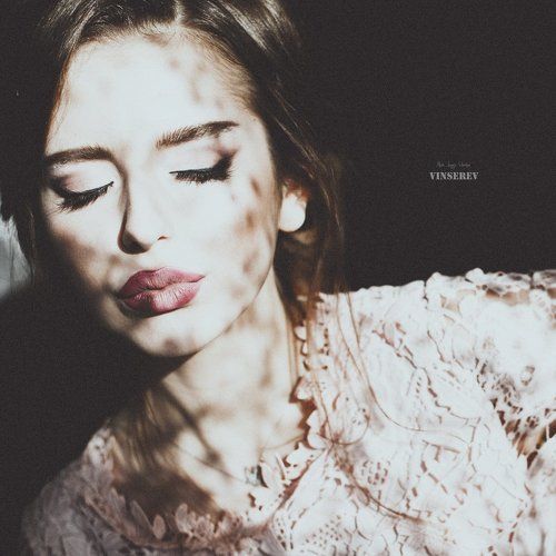 VOGUE
