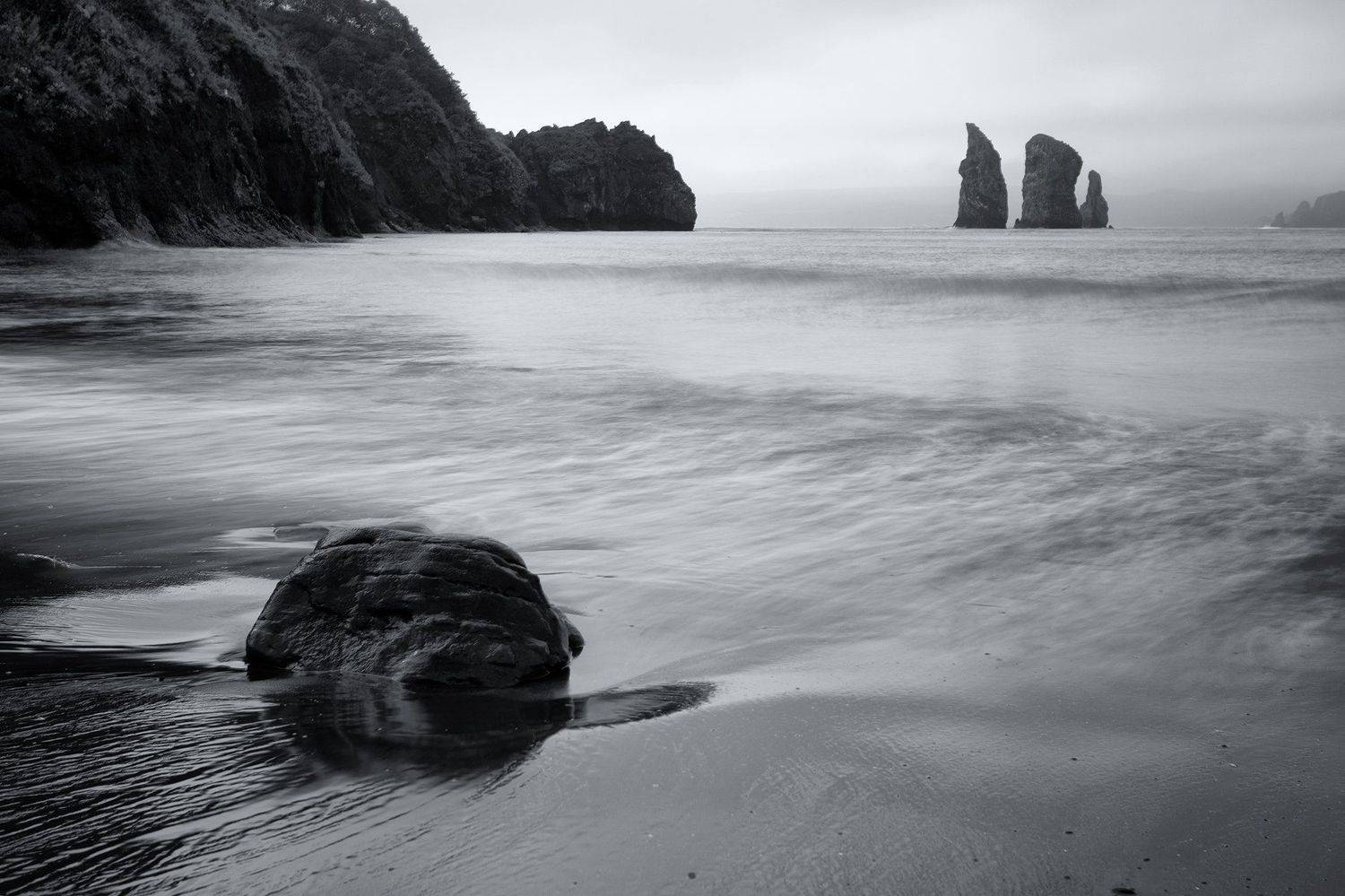 Авачинская бухта, Камчатка, Скала Три брата, Александр Смирнов