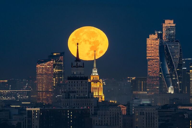 Moon over Moscow фото превью