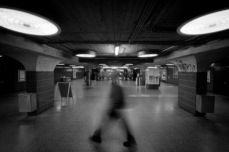 walk, city, street, urban, monochrome, art, dark, metro, underground, people, walk фото превью