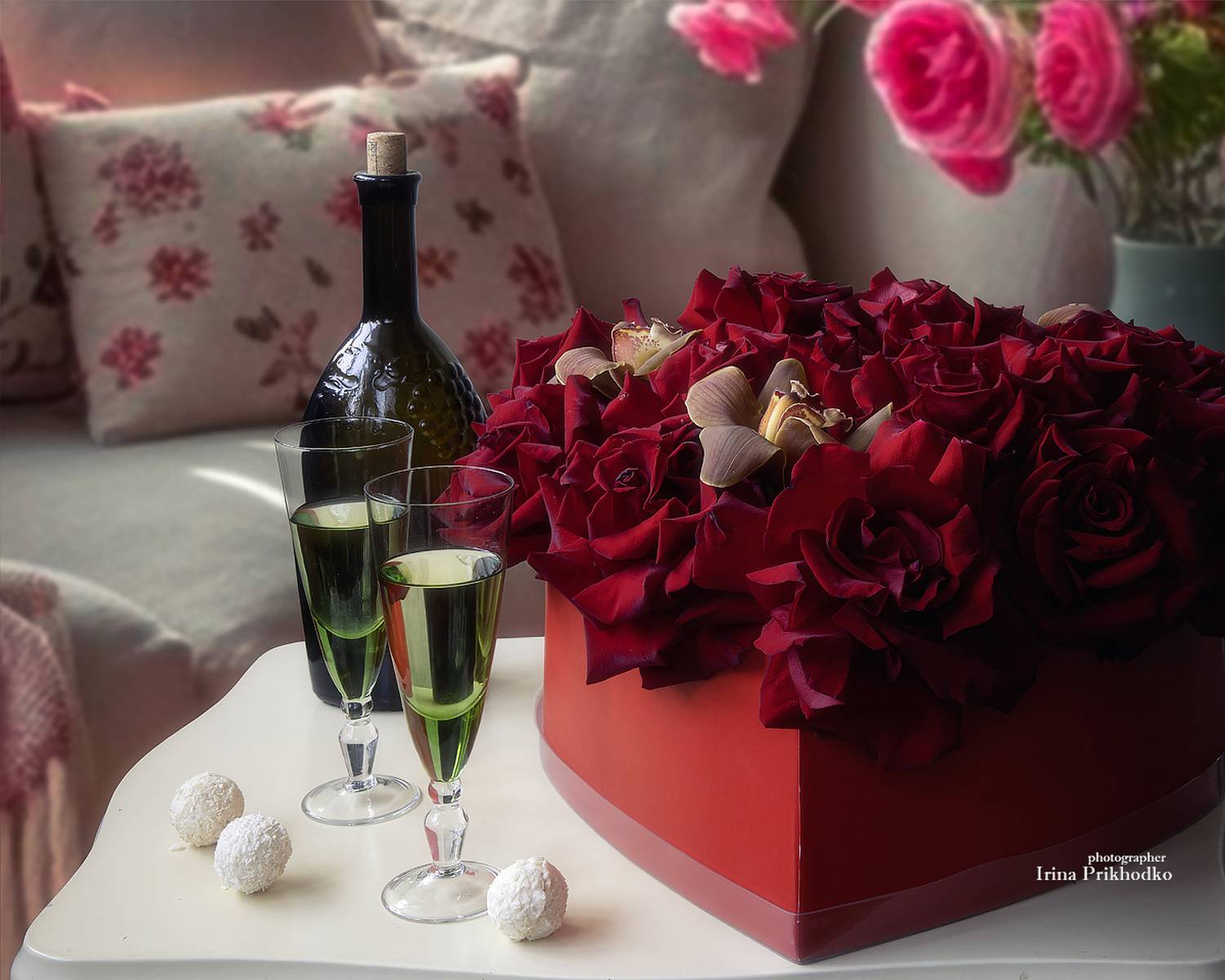натюрморт, цветы. розы, вино, интерьер, Приходько Ирина