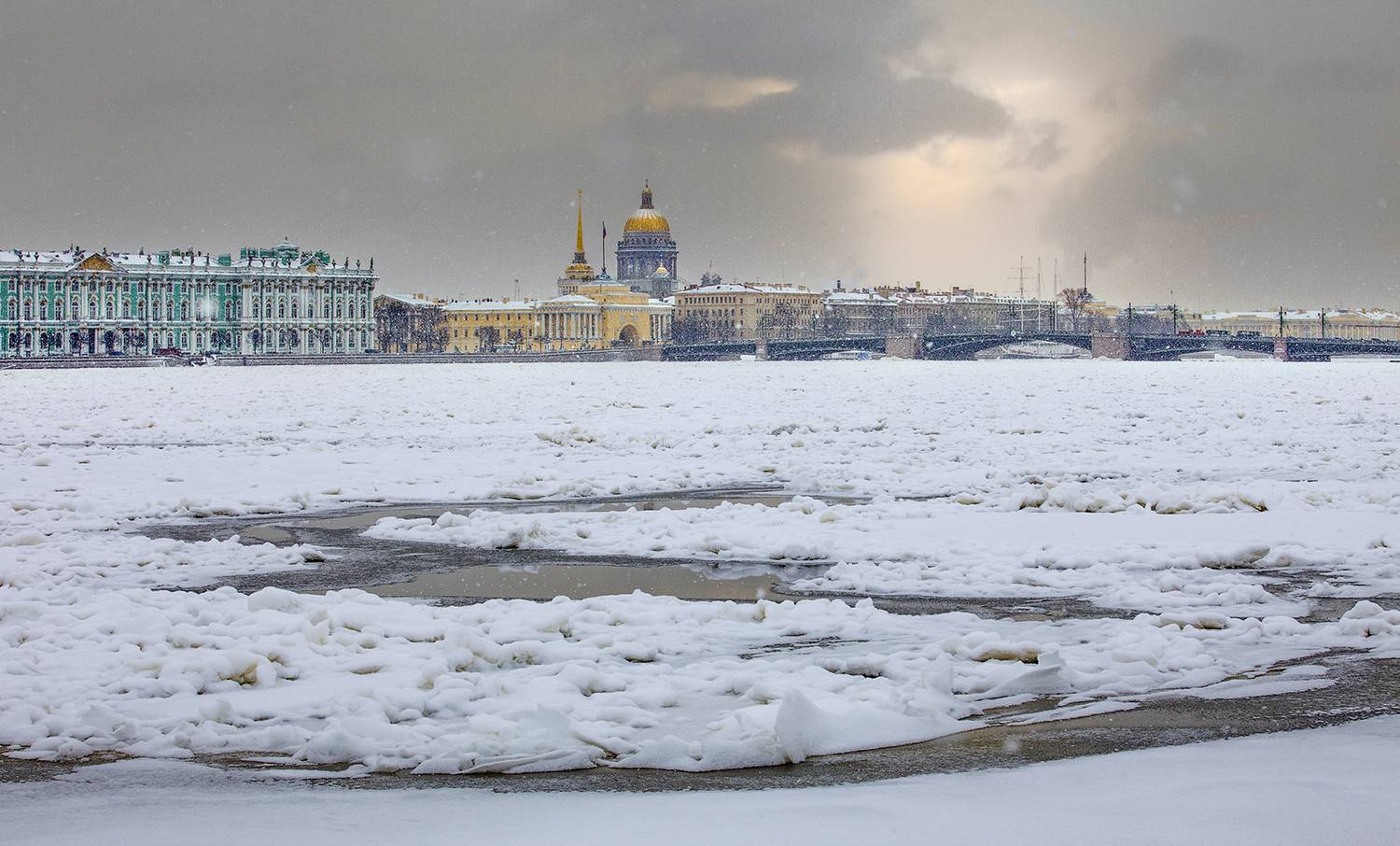 ,  александр михайлов