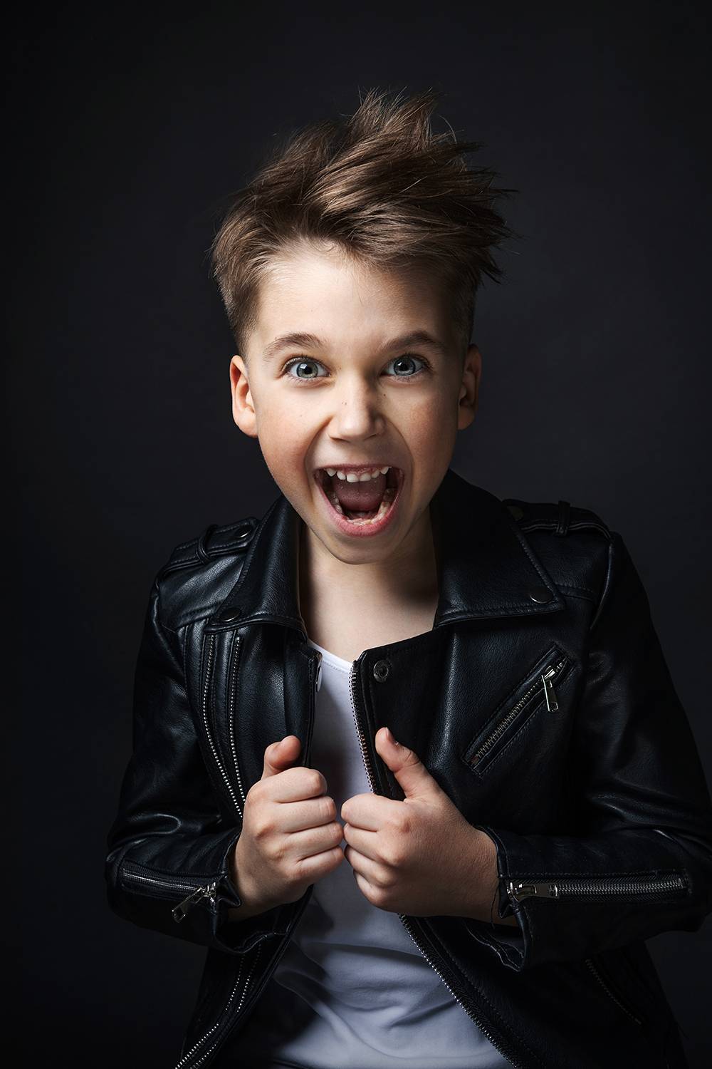 , Антон Леонов