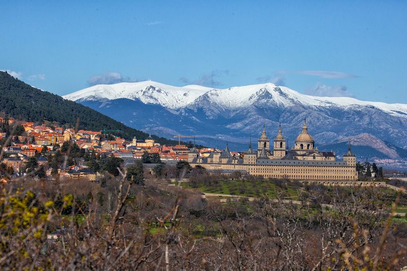 Вид на Сан Лоренцо де эль Эскориал фото превью