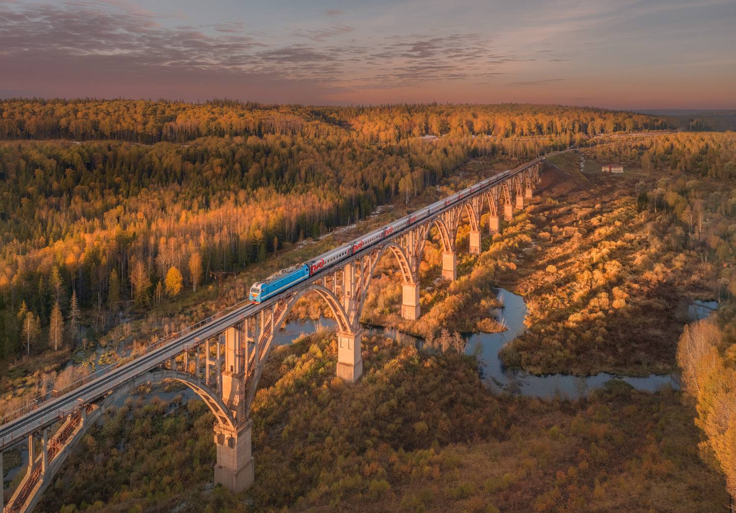 поезд, ржд, виадук, осень, пейзаж, рассвет, электровоз, Сергей Крылов