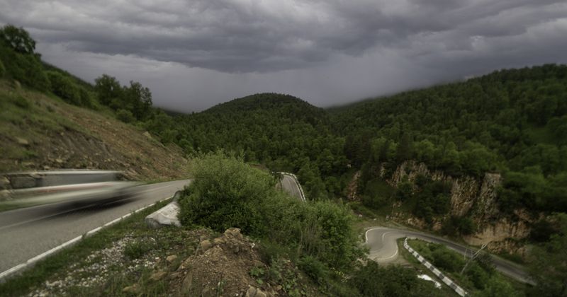 Россия, Кабардино-Балкария, национальный парк Приэльбрусье, дорога,  Серпантин дорог фото превью