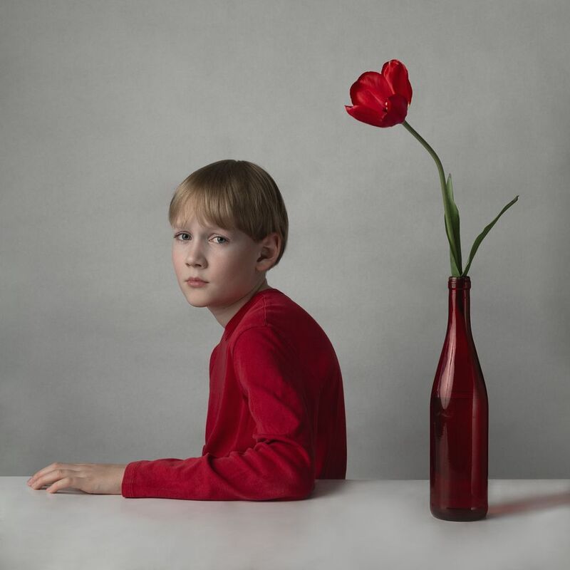 Красный фото превью