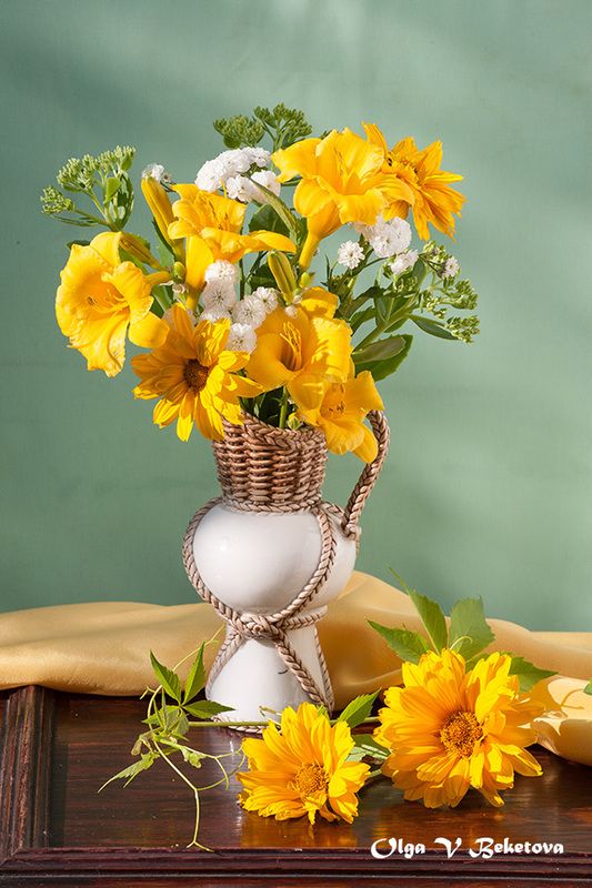 цветы, натюрморт, лето Желтые лилейники фото превью