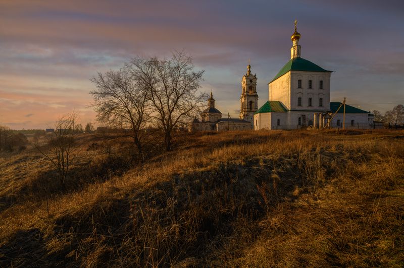россия, погост, весна, рязанская область, храм, церковь, православие, село, утро, восход, рассвет Храм, дерево, овраг фото превью