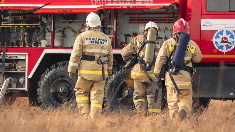 пожарные, пожар, профессия, сезон, берегите лес Сезон лесных пожаров фото превью