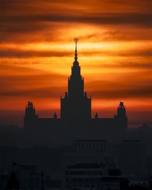 Winter sunset in Moscow фото превью