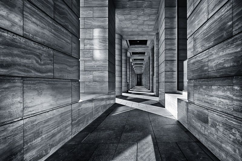 город архитектура свет тени арка геометрия монохром Арка фото превью