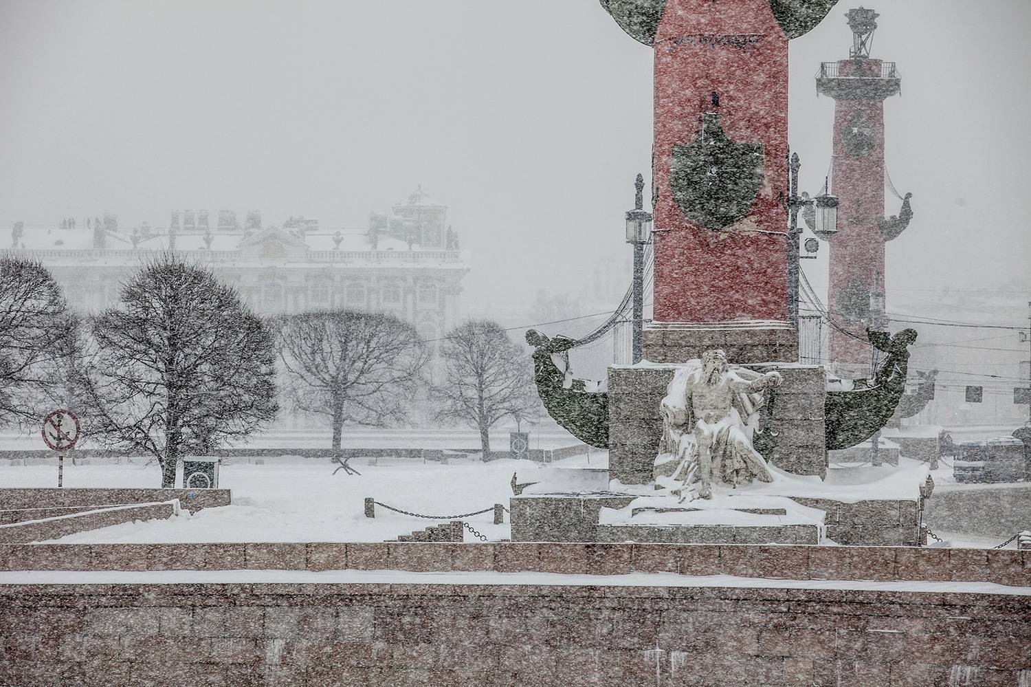 ,  александр михайлов