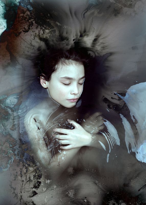 В разводах туши фото превью