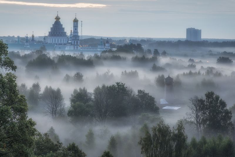Туманное утро в Истре фото превью