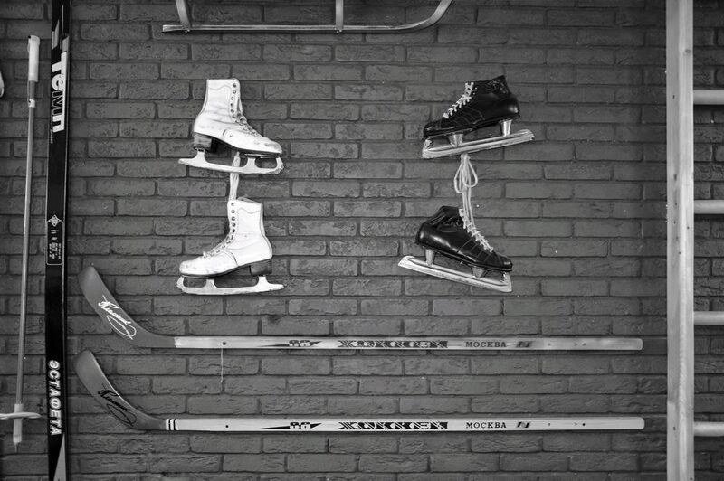 коньки, хоккей, натюрморт Он и Она фото превью