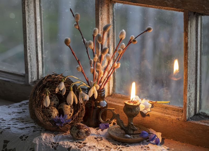 натюрморт, верба, подснежники, свеча Вербная неделя... фото превью