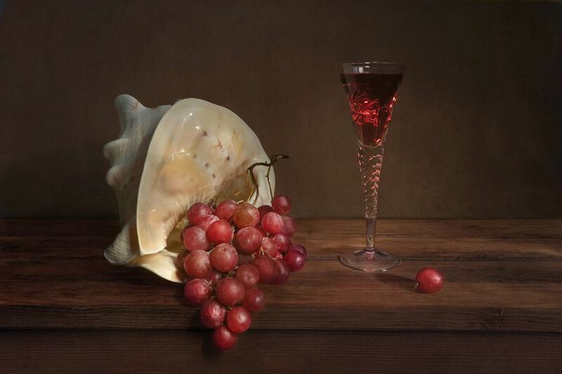 натюрморт,ракушка,вино,виноград,бокал Вино и виноград фото превью
