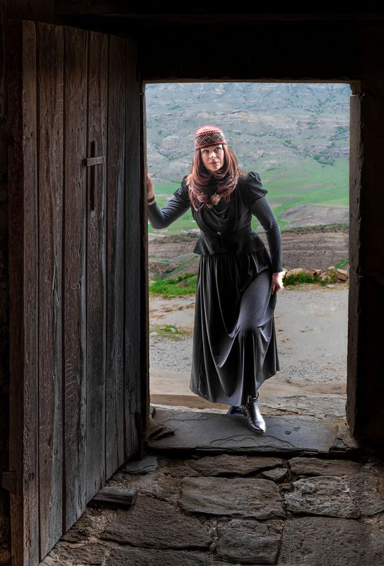 Входящая в храм фото превью