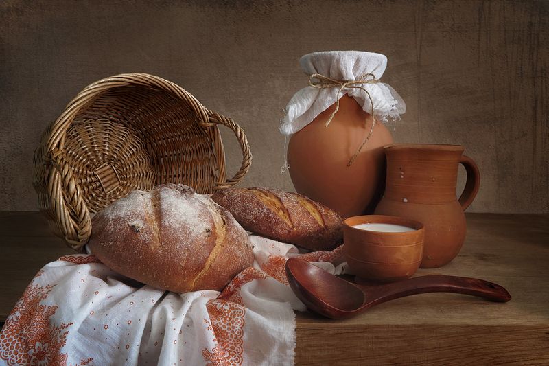 натюрморт,корзина,хлеб,молоко,кувшин,платок,ложка Хлеб и молоко фото превью