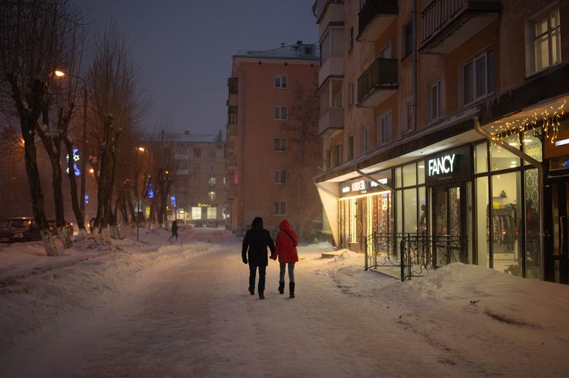 уличная фотография, streetphotography, северодвинск, ночь, снегопад, снег, Февраль фото превью