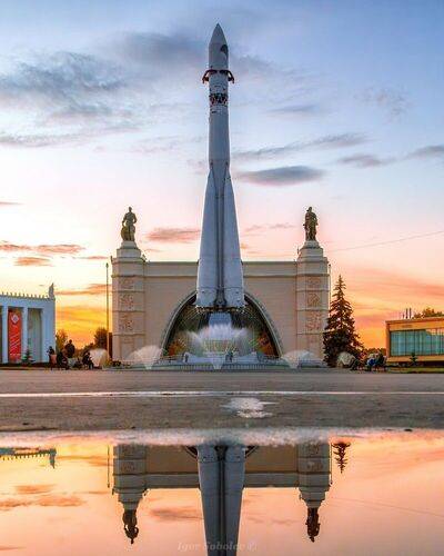 С Днем космонавтики!