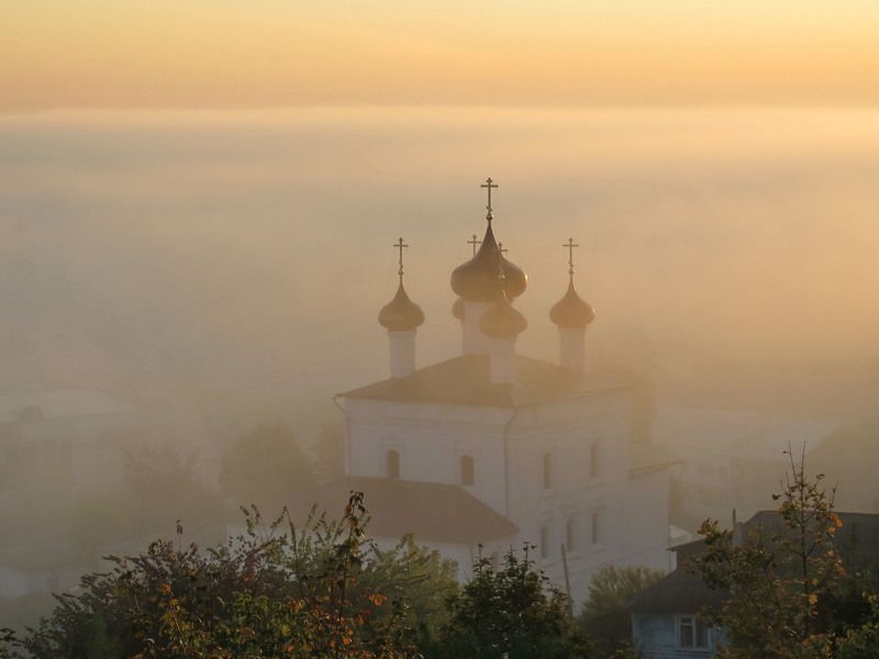 Рассвет над туманом фото превью