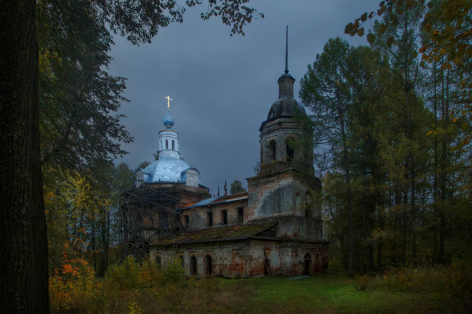 церковь, осень, храм, пасмурно, Макаров Роман